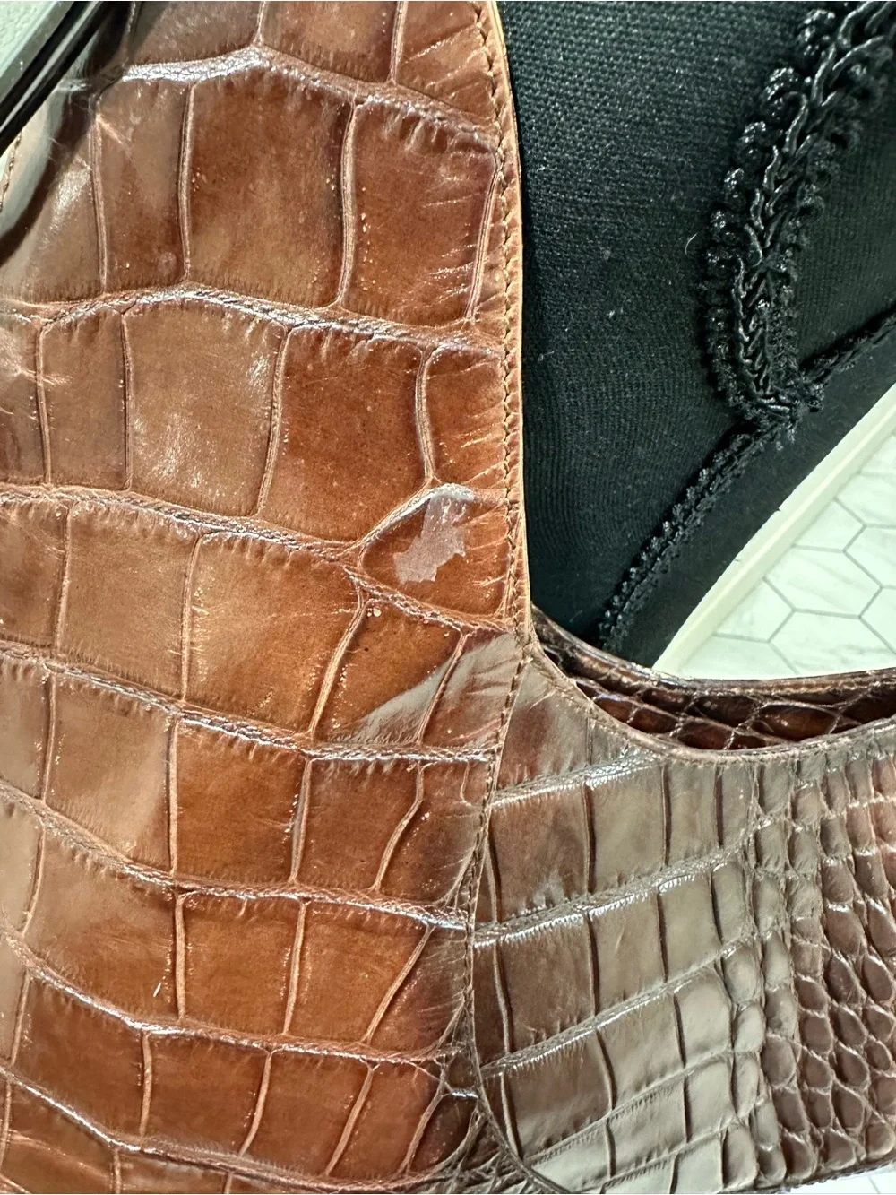 Vintage Furla Brown Croc-Embossed Shoulder Bag with Hoop Detail - Picture 4 of 6